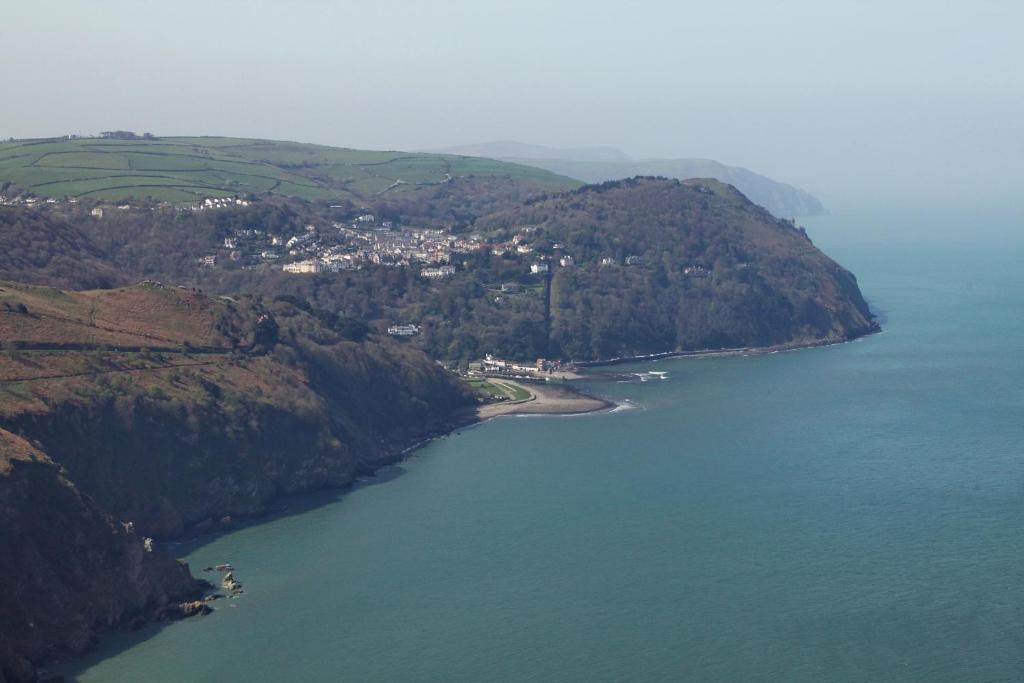 Castle Hill Guest House Lynton Exteriör bild